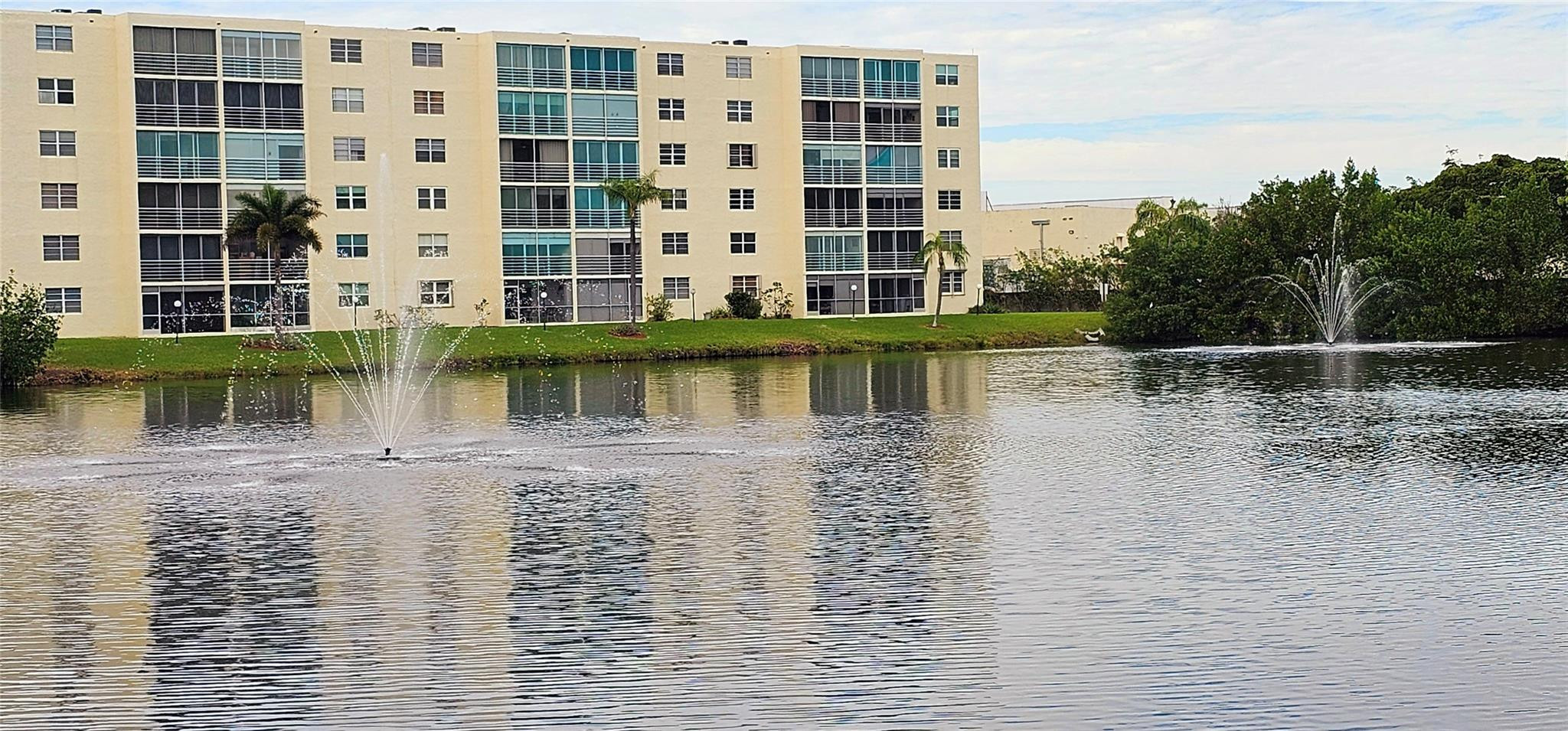 121 SE 3rd #106, Dania Beach FL 33004