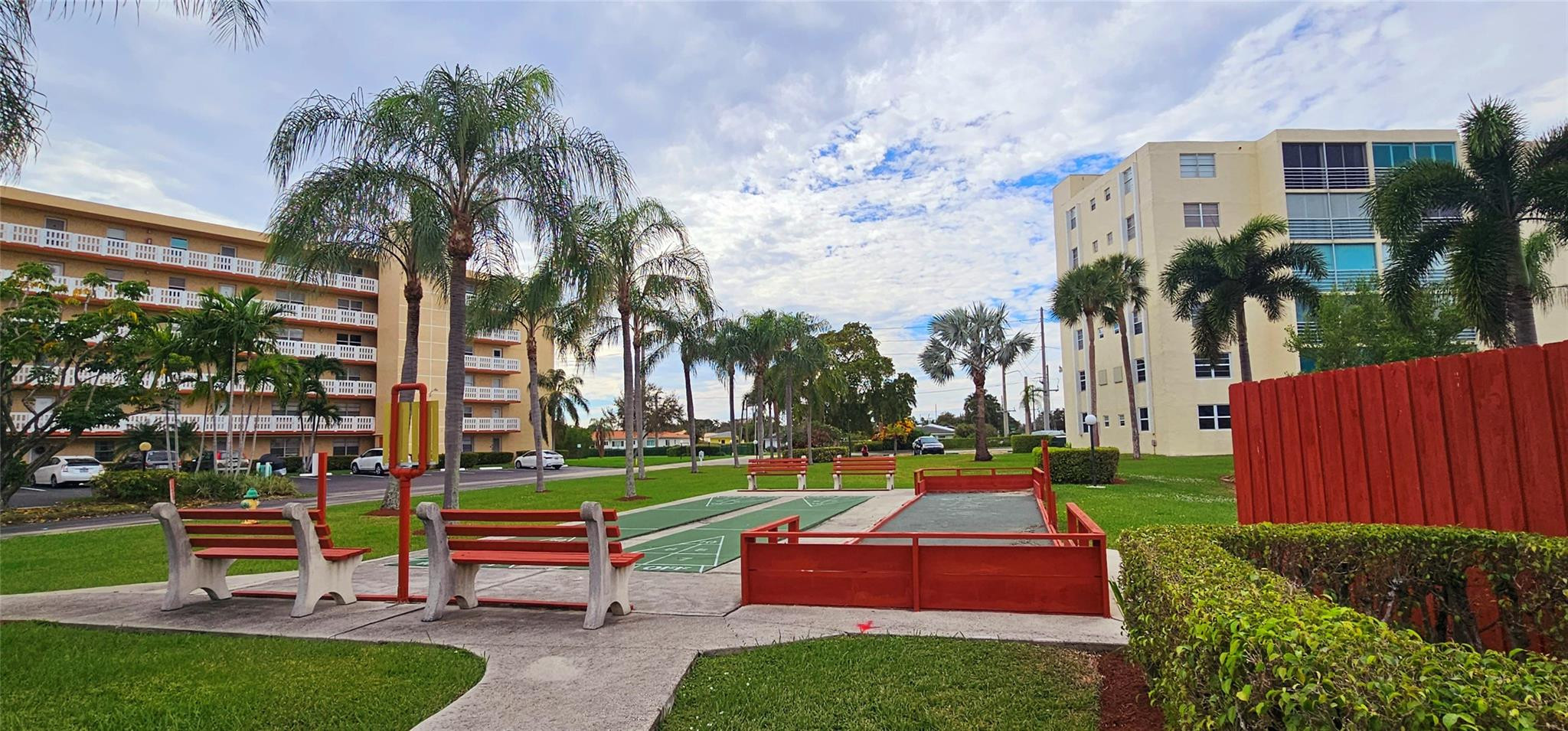 121 SE 3rd #106, Dania Beach FL 33004