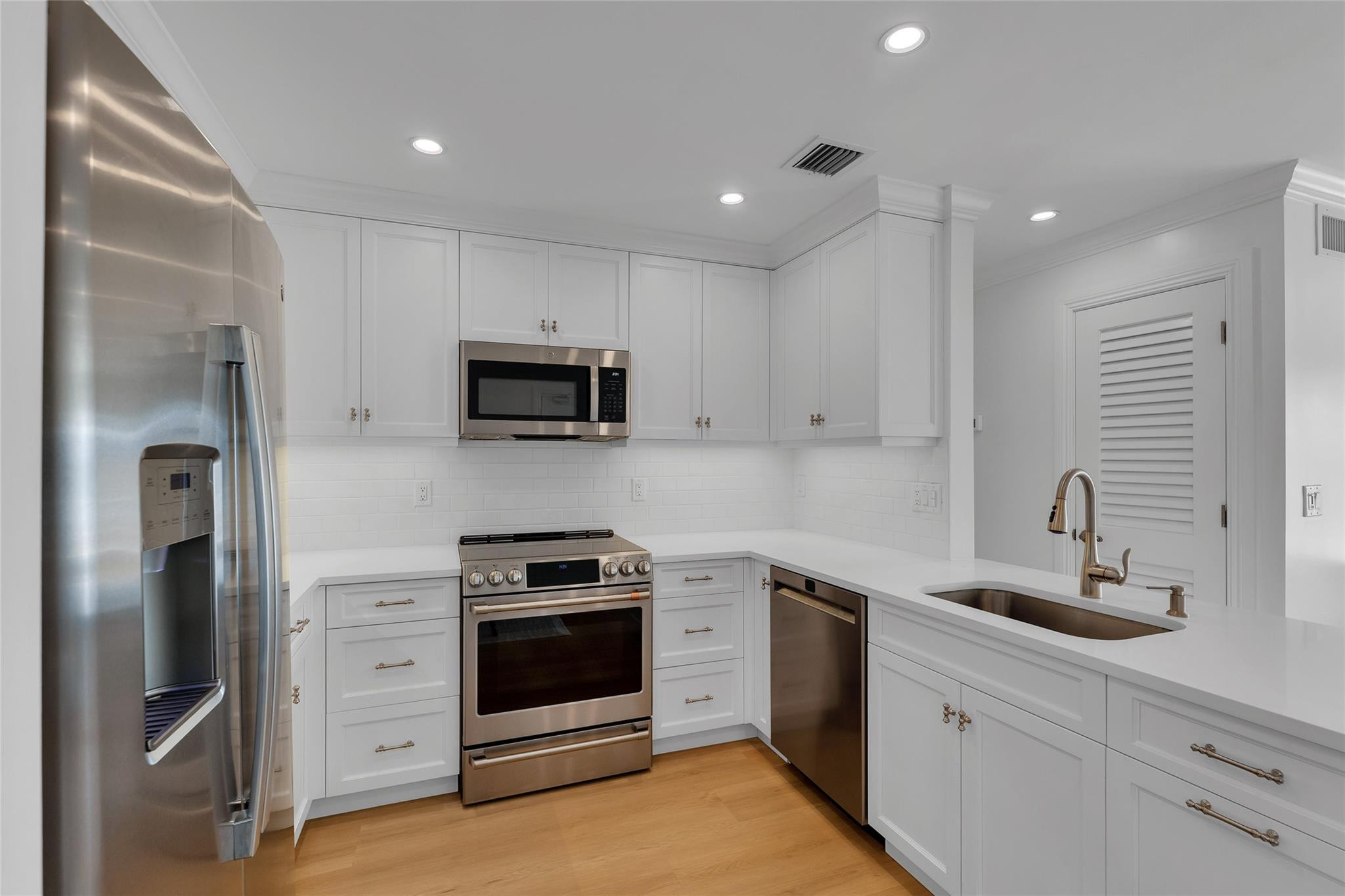 6299 Bay Club #4, Fort Lauderdale FL 33308