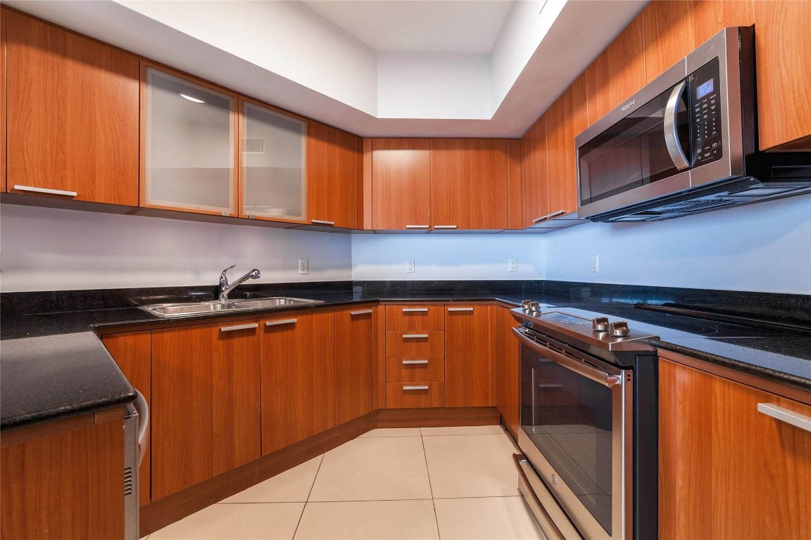 16699 Collins #4201, Sunny Isles Beach FL 33160