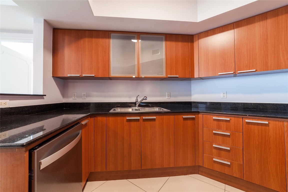 16699 Collins #4201, Sunny Isles Beach FL 33160
