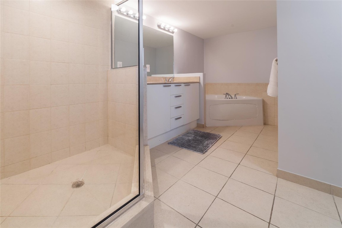 16699 Collins #4201, Sunny Isles Beach FL 33160