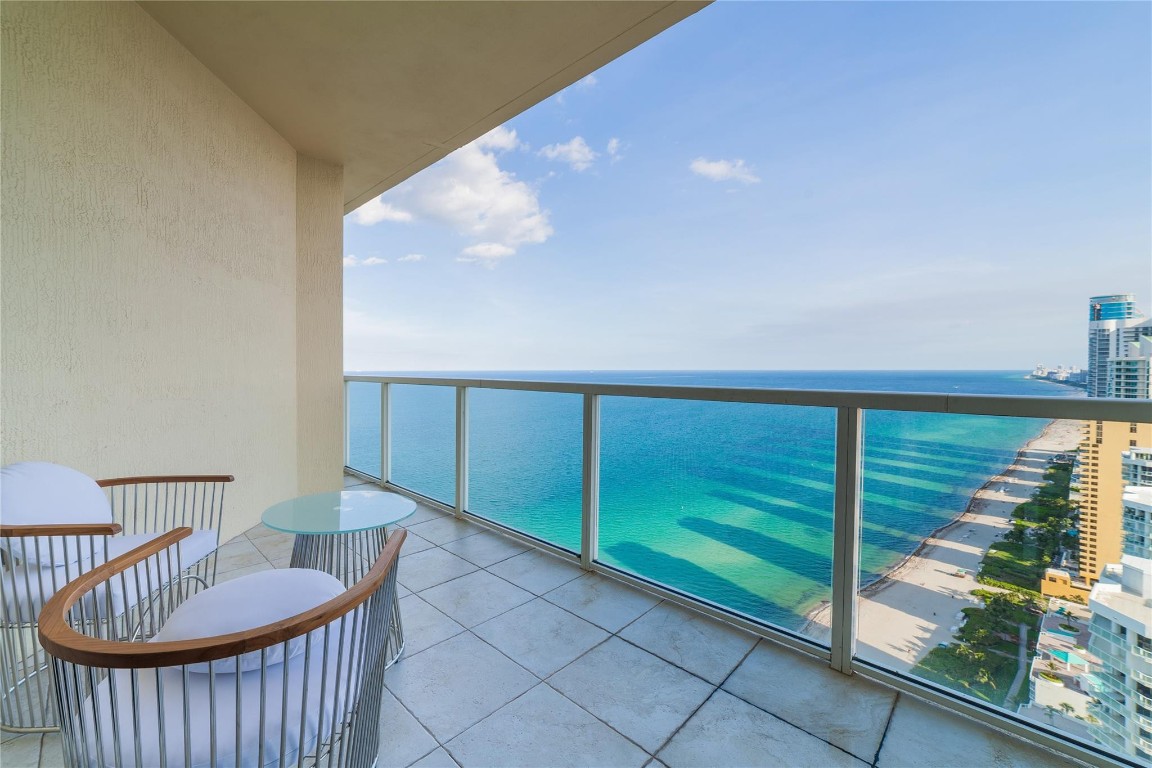 16699 Collins #4201, Sunny Isles Beach FL 33160