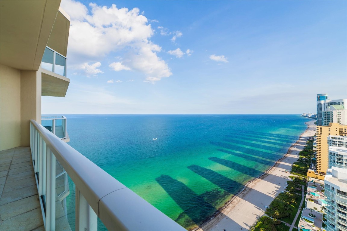 16699 Collins #4201, Sunny Isles Beach FL 33160