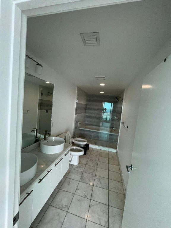 888 Biscayne #1807, Miami FL 33132