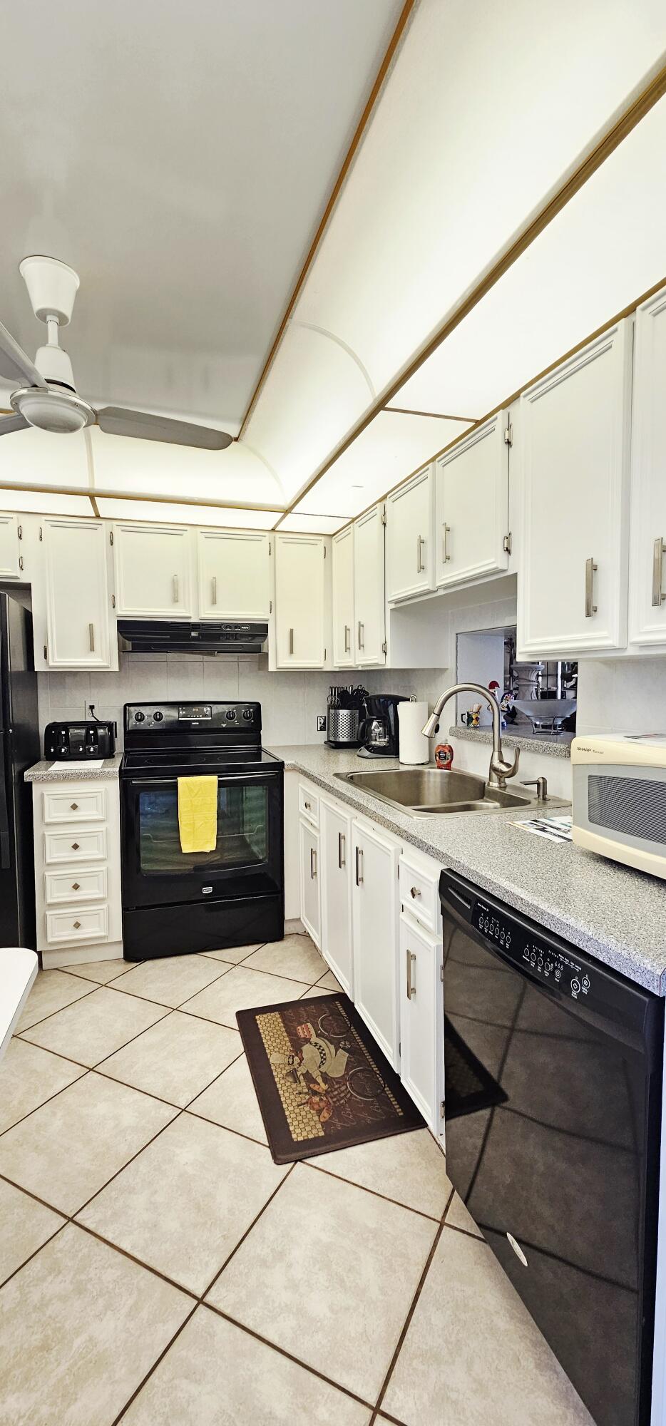 121 SE 3rd #106, Dania Beach FL 33004