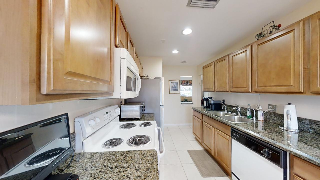 8460 Casa Del Lago #E, Boca Raton FL 33433
