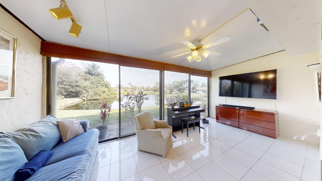 8460 Casa Del Lago #E, Boca Raton FL 33433
