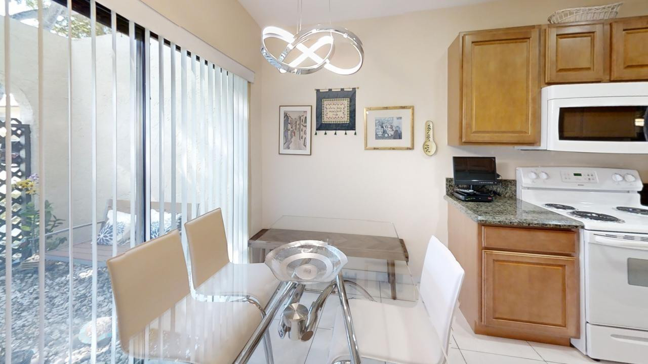8460 Casa Del Lago #E, Boca Raton FL 33433