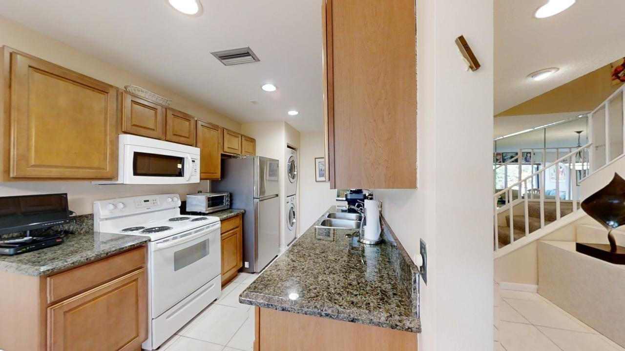 8460 Casa Del Lago #E, Boca Raton FL 33433