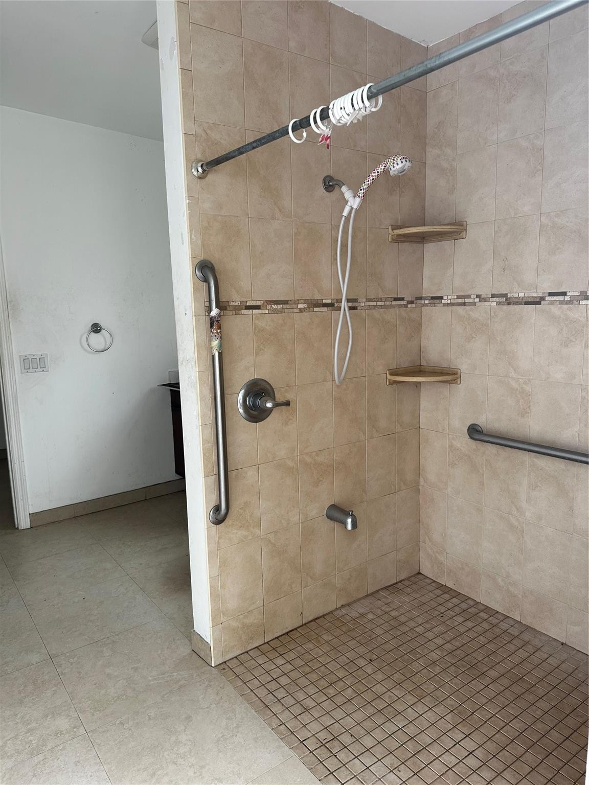 2828 SW 7th, Miami FL 33129