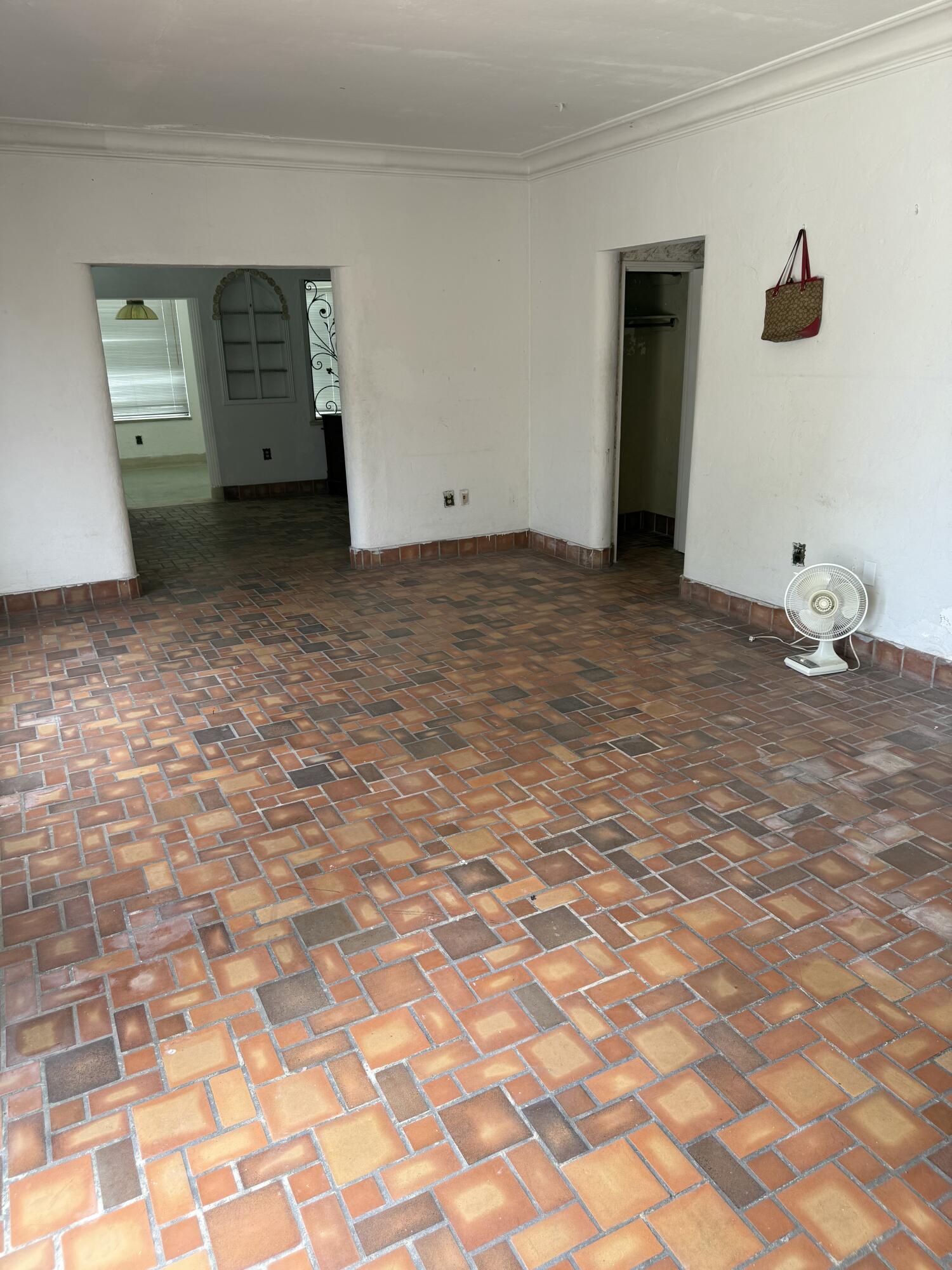 2828 SW 7th, Miami FL 33129