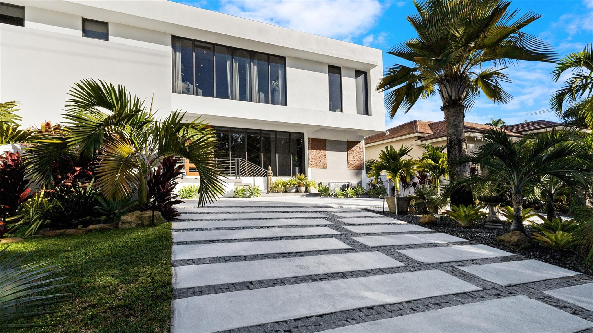 823 Ponce De Leon, Fort Lauderdale FL 33316
