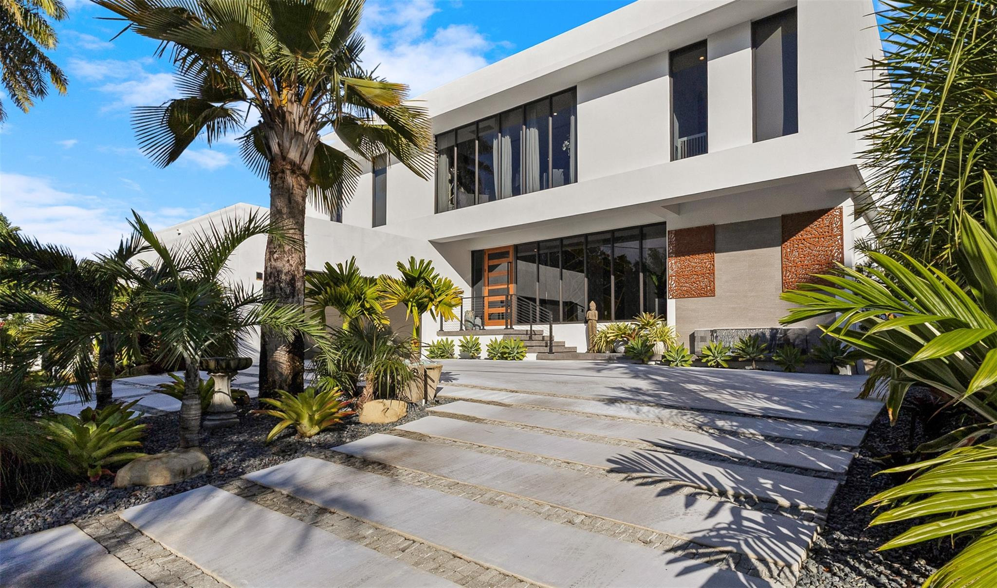 823 Ponce De Leon, Fort Lauderdale FL 33316
