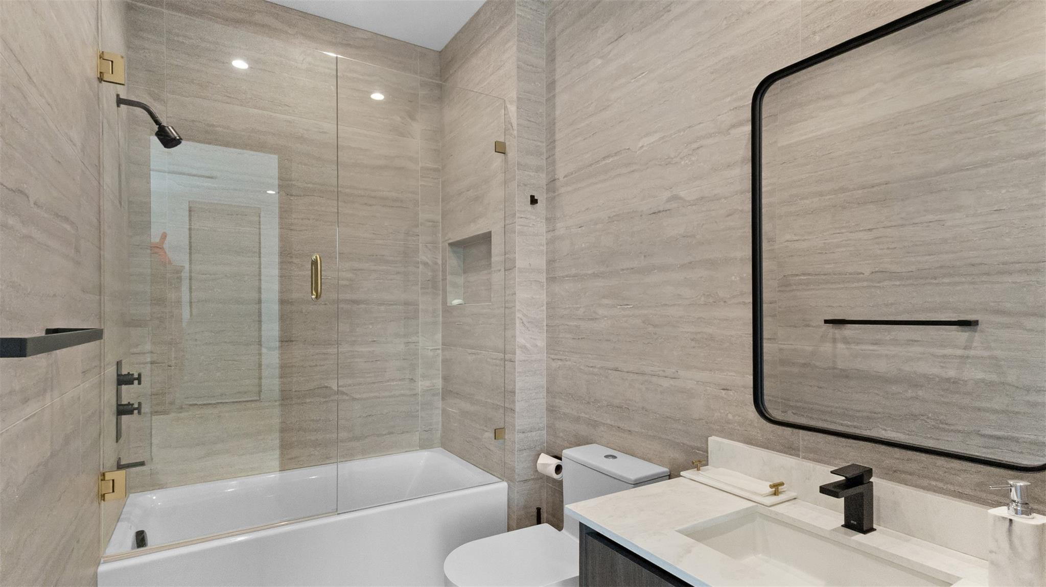 823 Ponce De Leon, Fort Lauderdale FL 33316