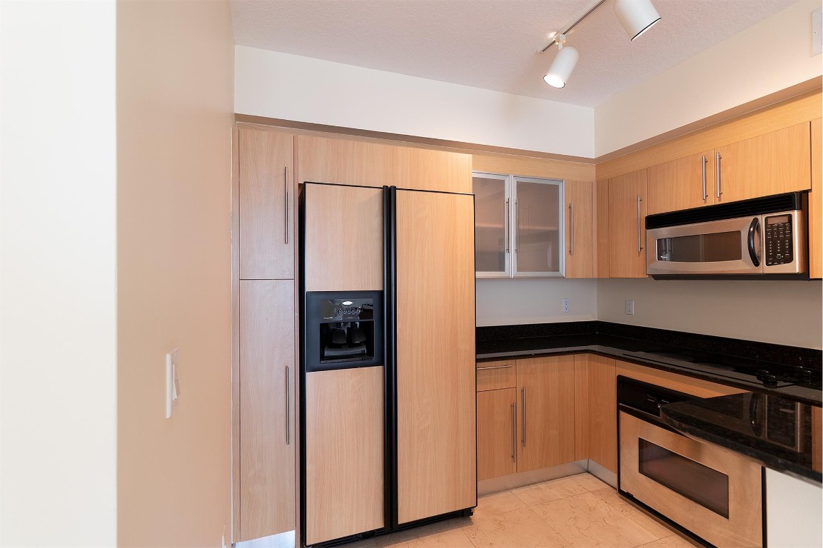 335 S Biscayne #2400, Miami FL 33131
