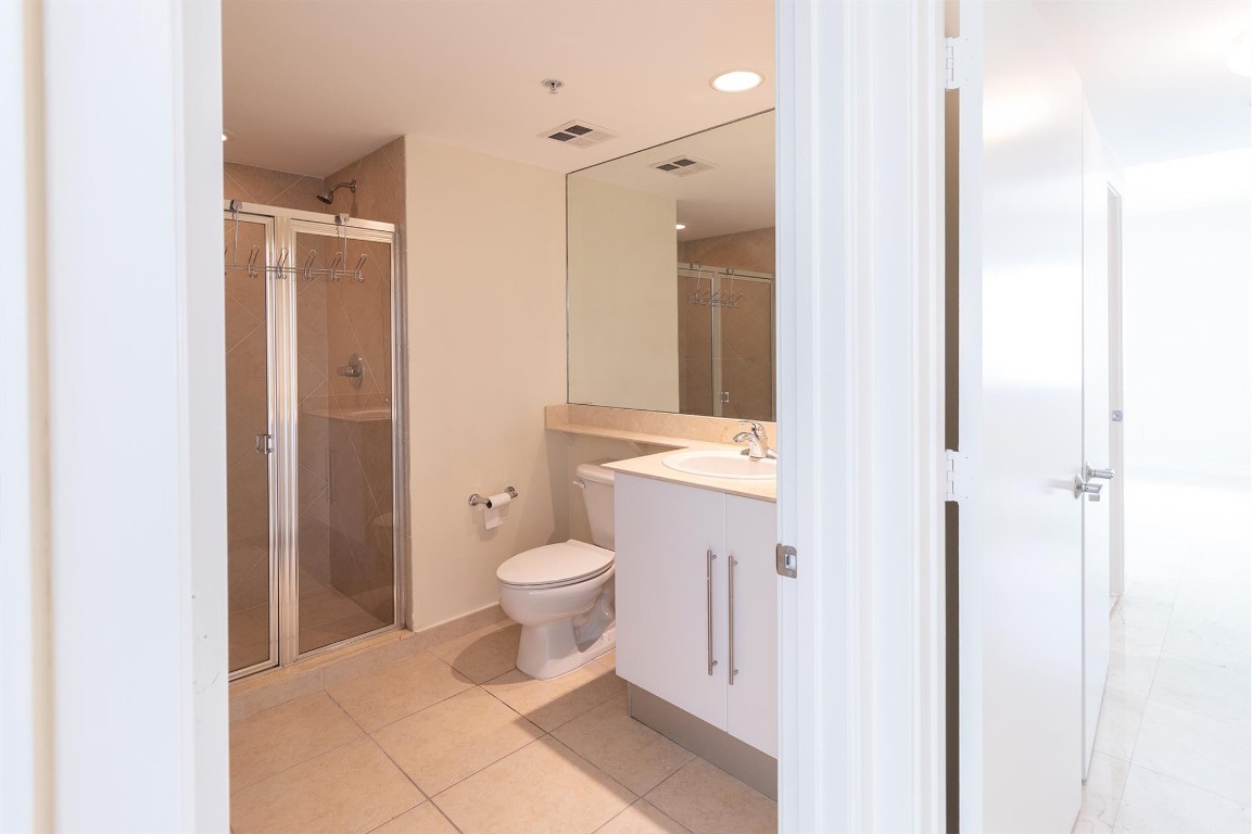 335 S Biscayne #2400, Miami FL 33131