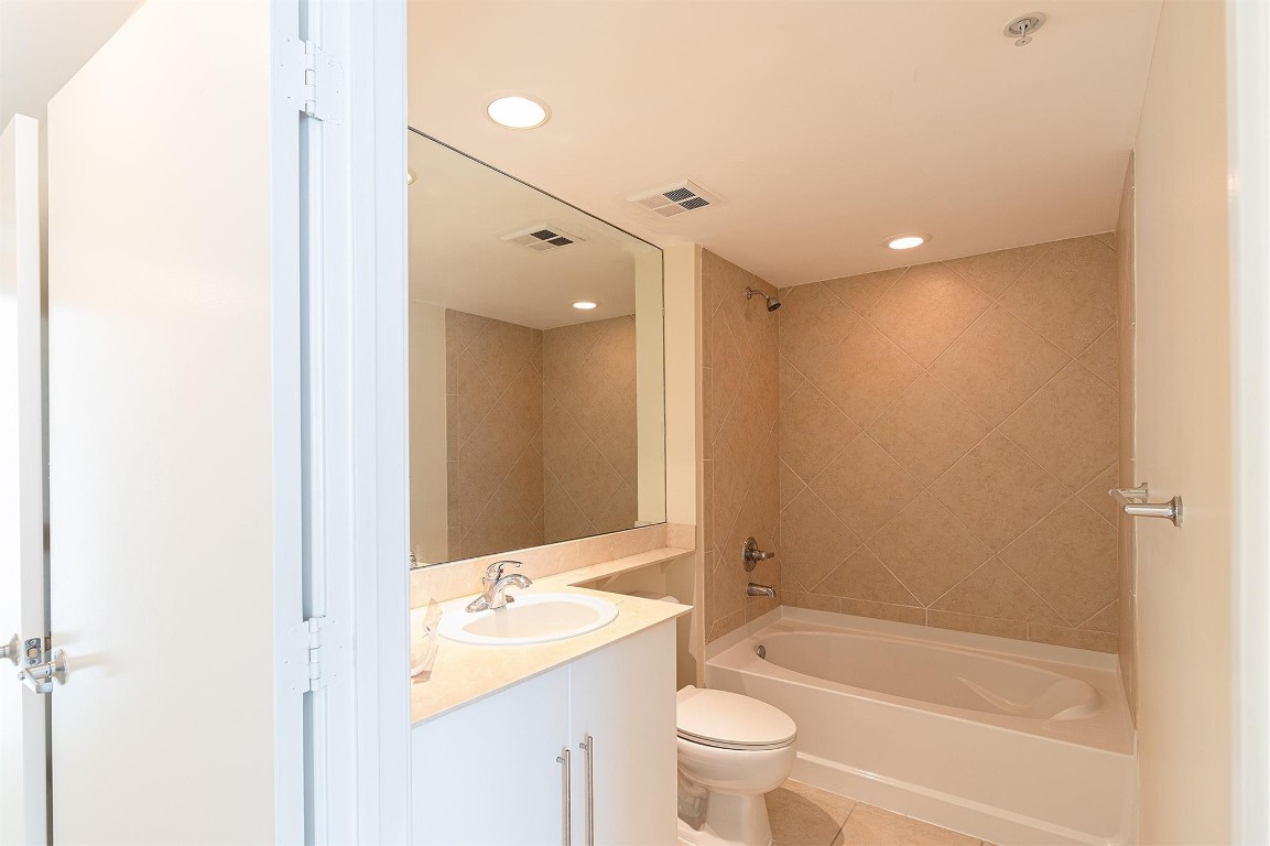 335 S Biscayne #2400, Miami FL 33131