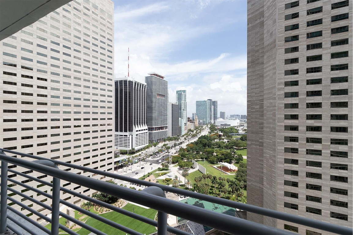 335 S Biscayne #2400, Miami FL 33131