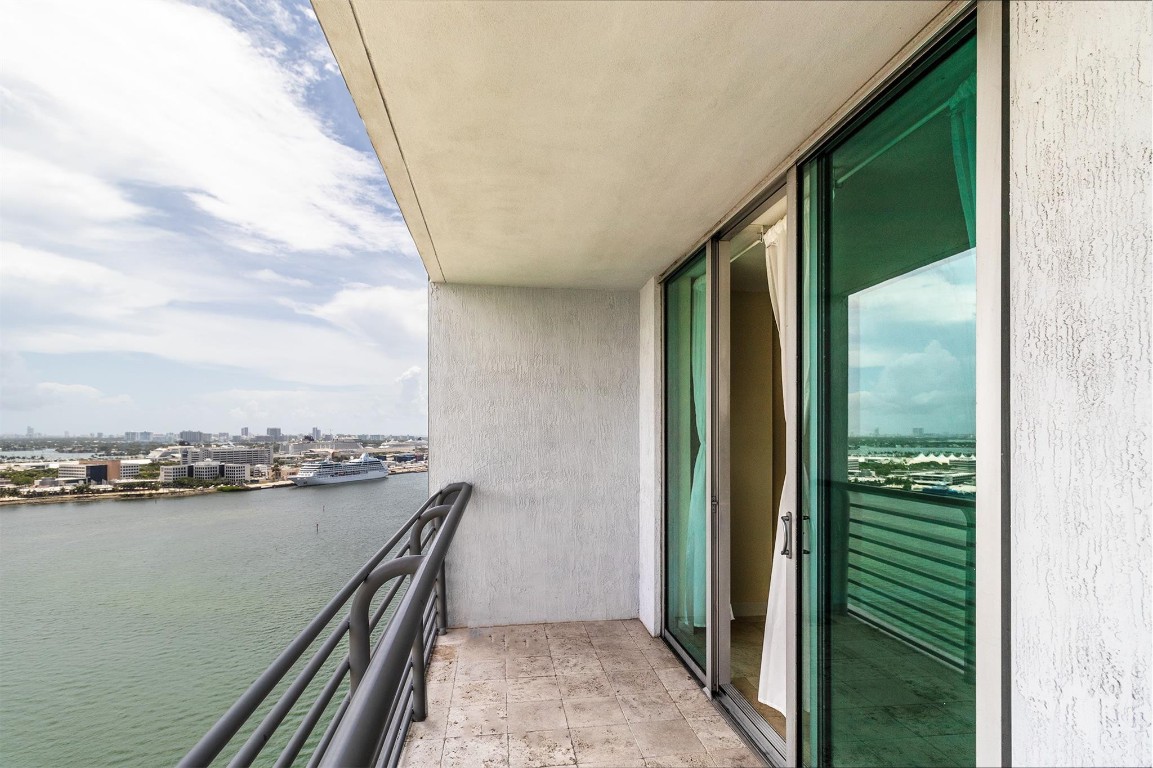 335 S Biscayne #2400, Miami FL 33131