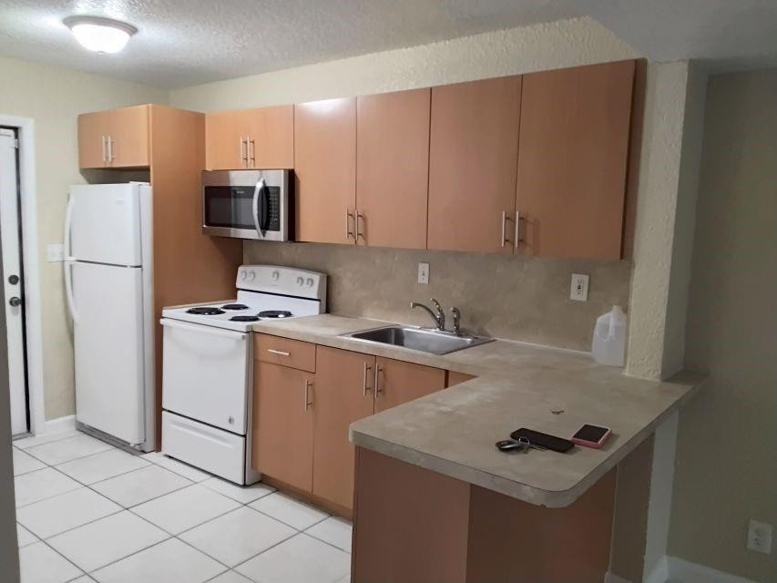 3764 NW 21st #101, Lauderdale Lakes FL 33311