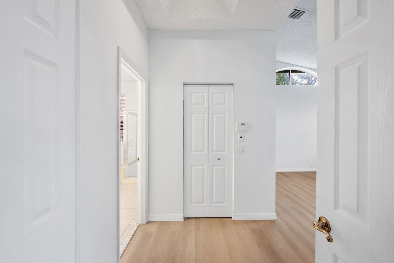 12342 NW 10th #D-9, Coral Springs FL 33071