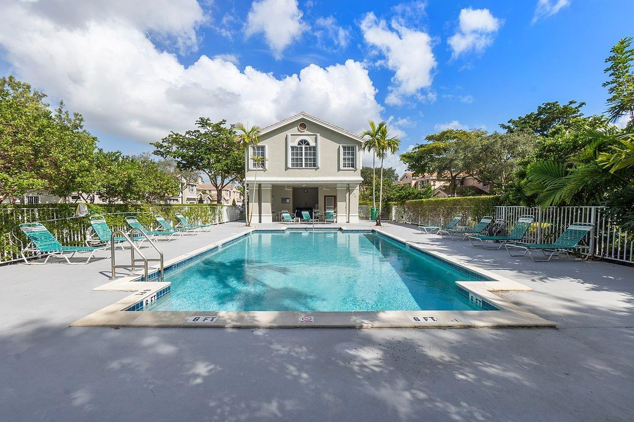12342 NW 10th #D-9, Coral Springs FL 33071