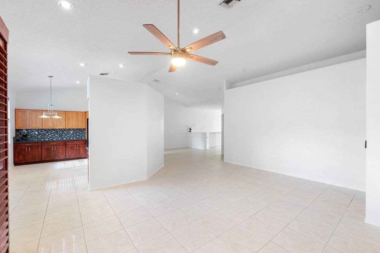 12342 NW 10th #D-9, Coral Springs FL 33071