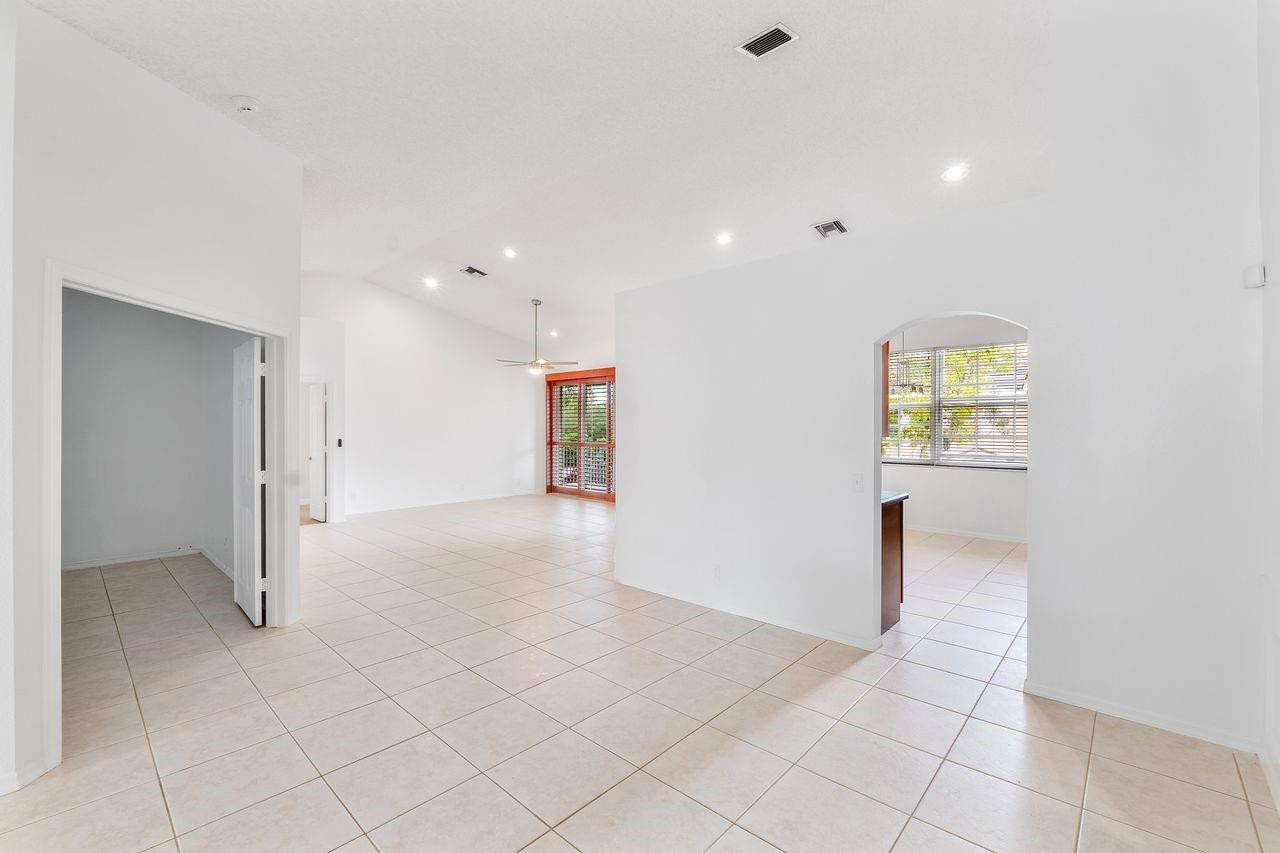 12342 NW 10th #D-9, Coral Springs FL 33071