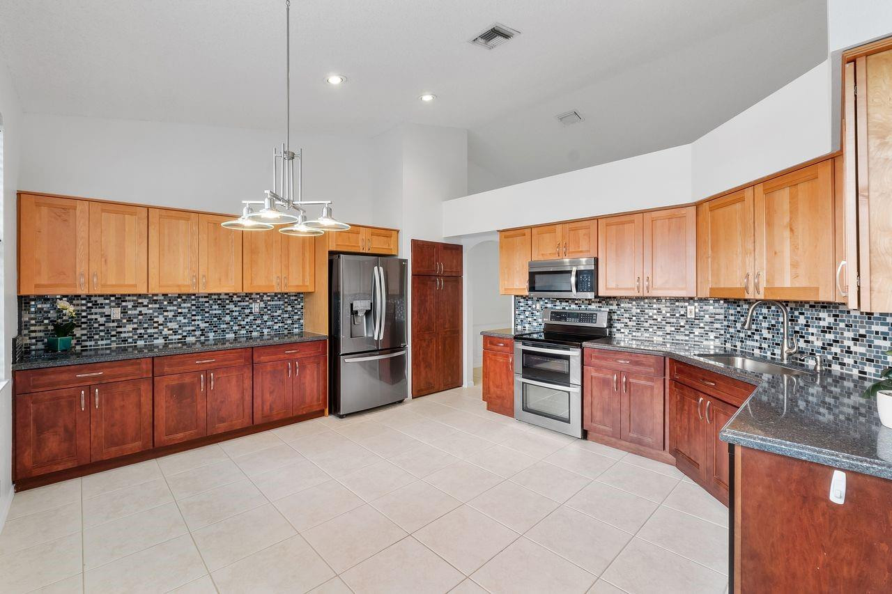 12342 NW 10th #D-9, Coral Springs FL 33071