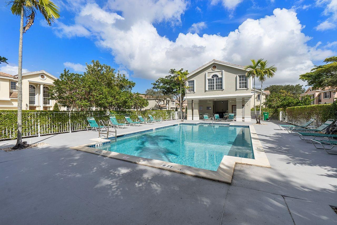 12342 NW 10th #D-9, Coral Springs FL 33071
