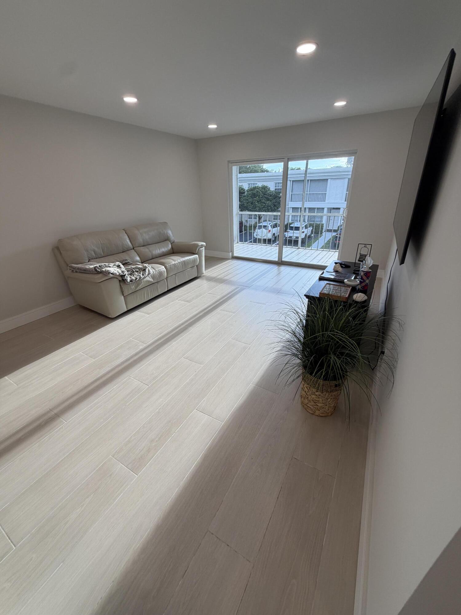 6347 Bay Club #3, Fort Lauderdale FL 33308