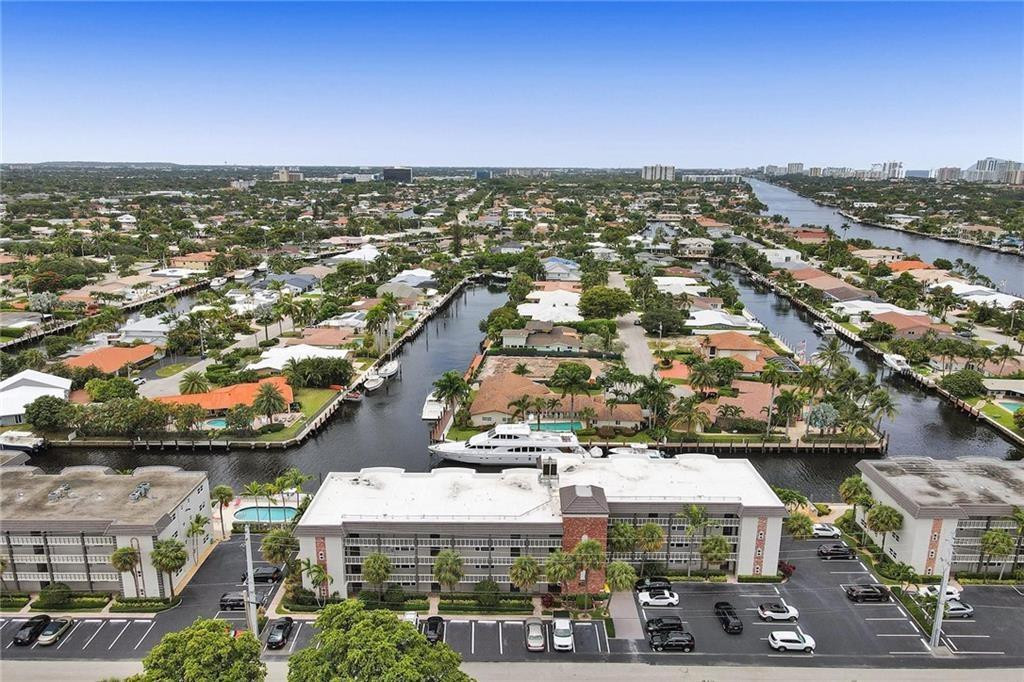 3111 NE 51st #305, Fort Lauderdale FL 33308