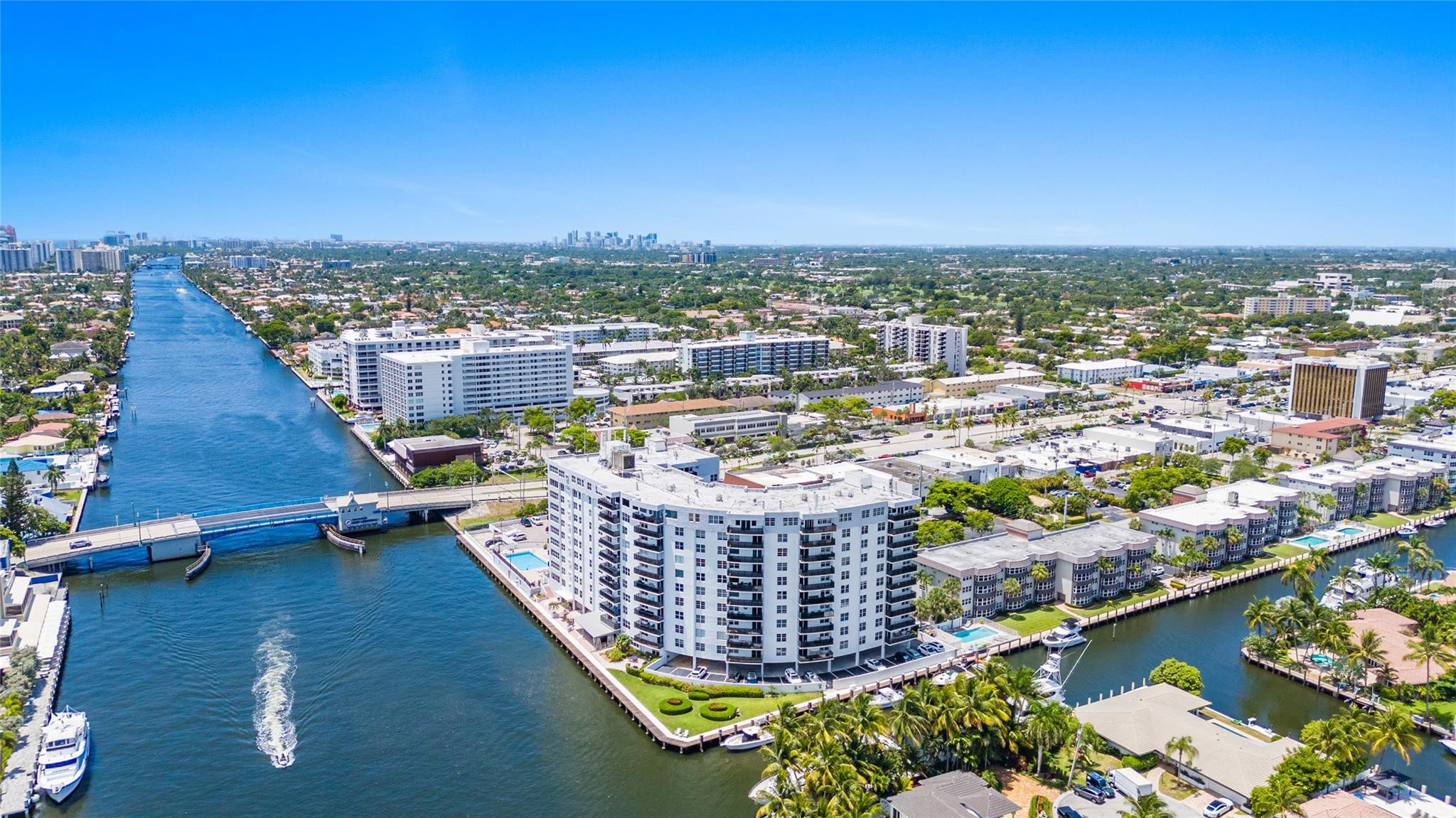 3111 NE 51st #305, Fort Lauderdale FL 33308