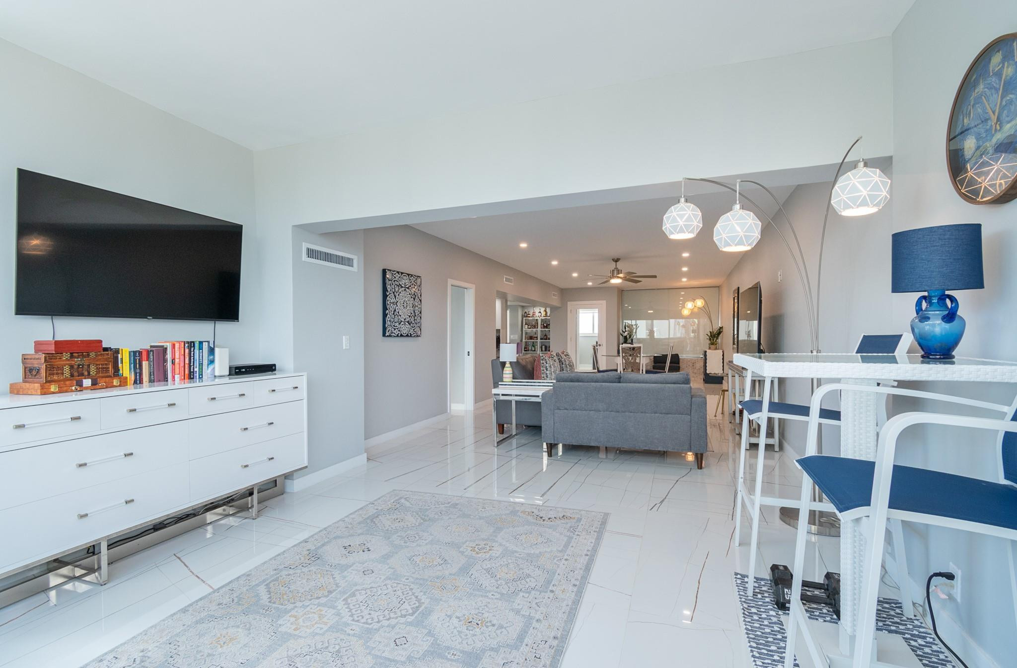 333 Sunset #105, Fort Lauderdale FL 33301