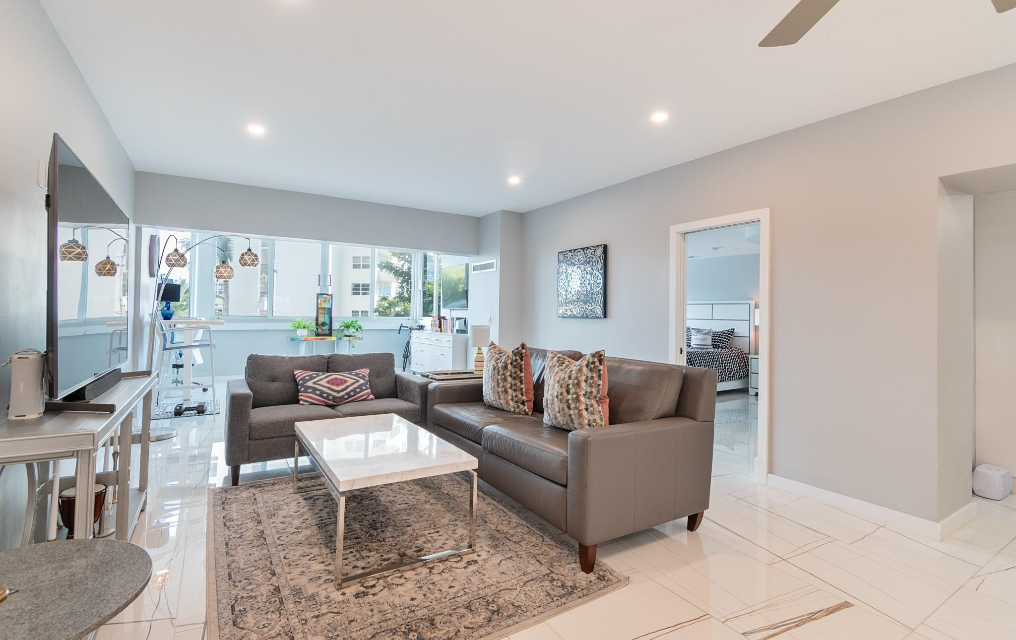 333 Sunset #105, Fort Lauderdale FL 33301