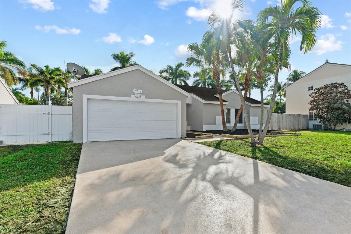 9918 Moss Pond, Boca Raton FL 33496