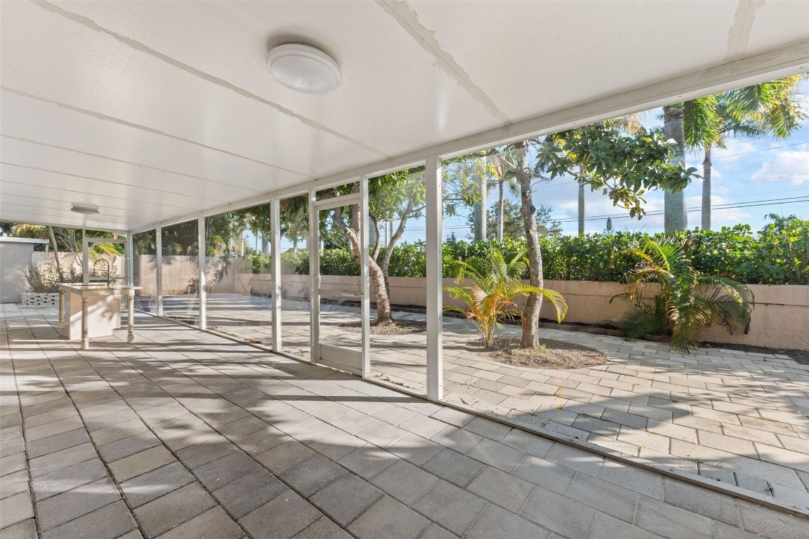 9918 Moss Pond, Boca Raton FL 33496