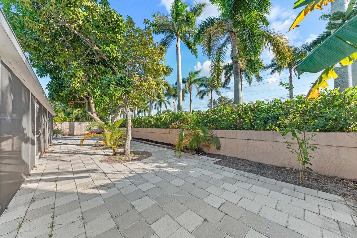 9918 Moss Pond, Boca Raton FL 33496