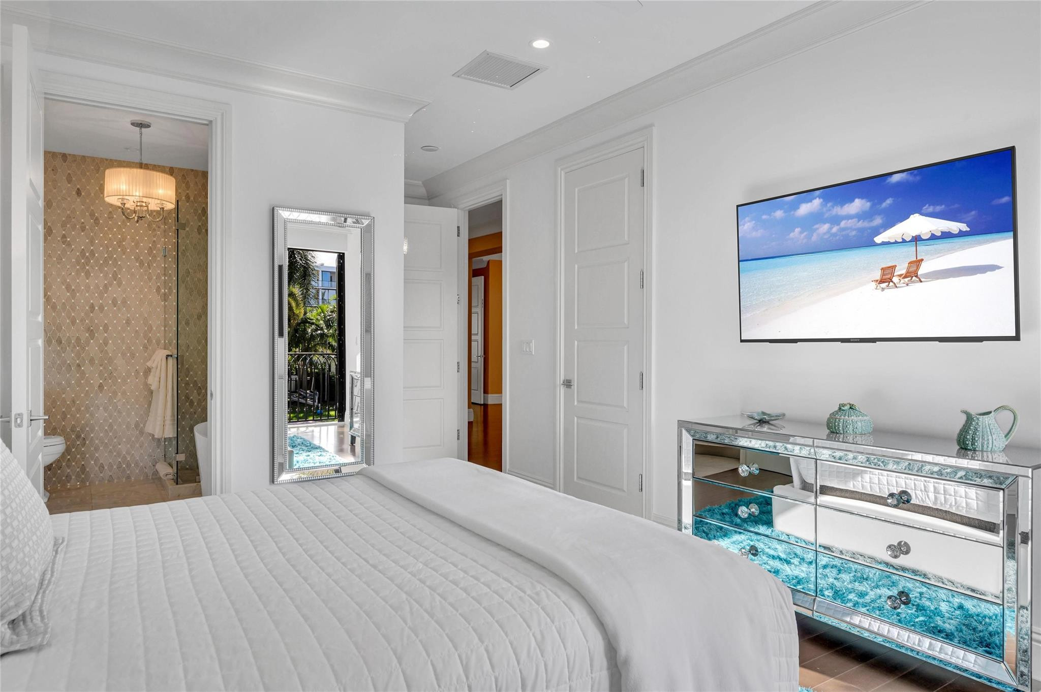 156 Fiesta, Fort Lauderdale FL 33301