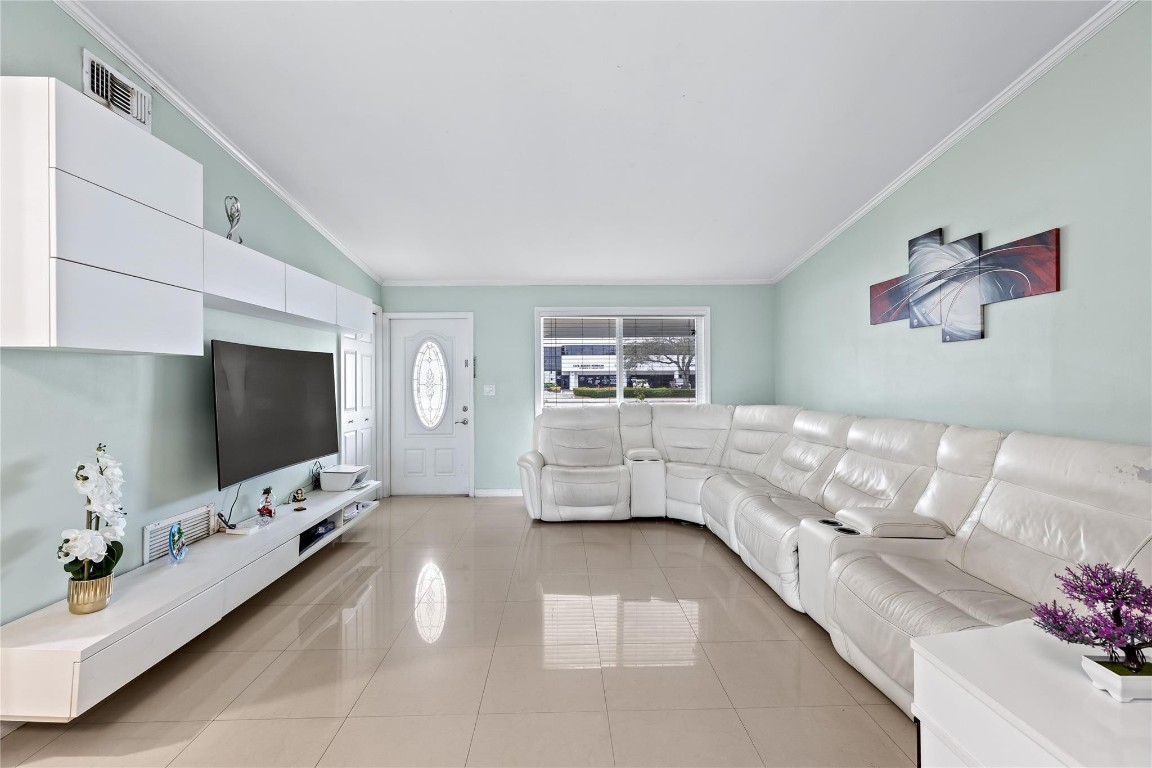 9174 N Military, Palm Beach Gardens FL 33410
