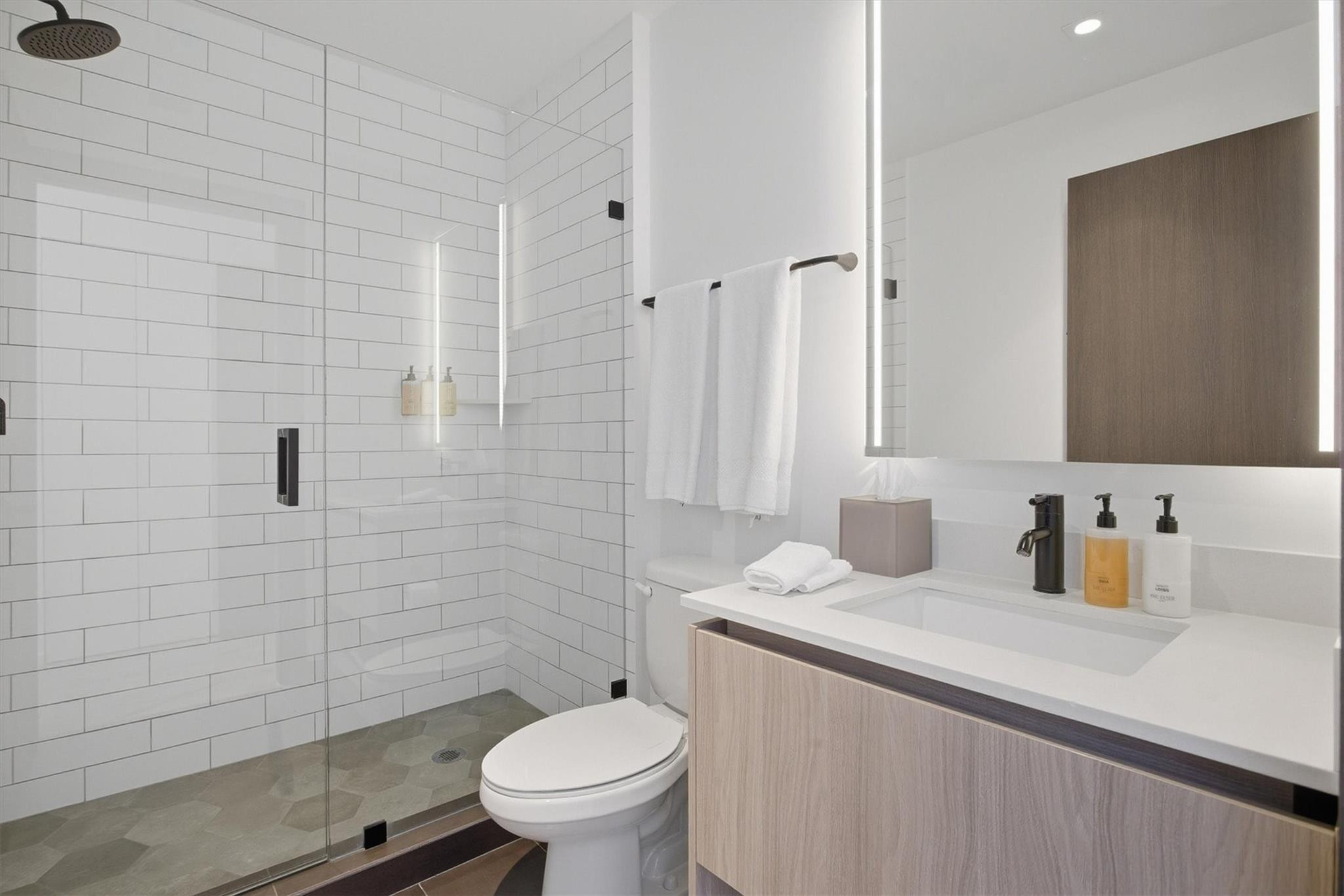398 NE 5th #2017, Miami FL 33132