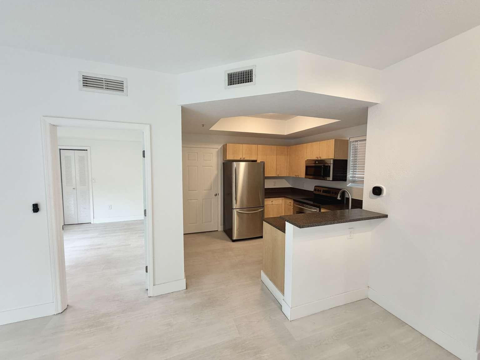 7516 NE 1st #302, Miami FL 33138