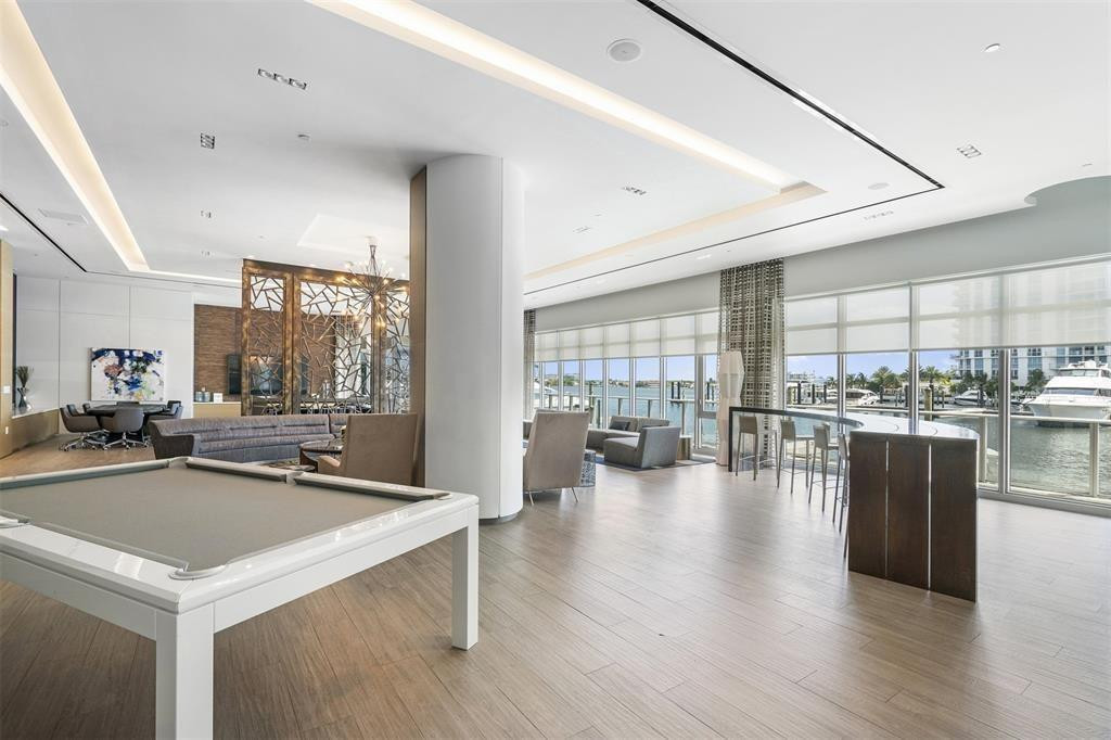 17301 Biscayne #Ph 7, Aventura FL 33160