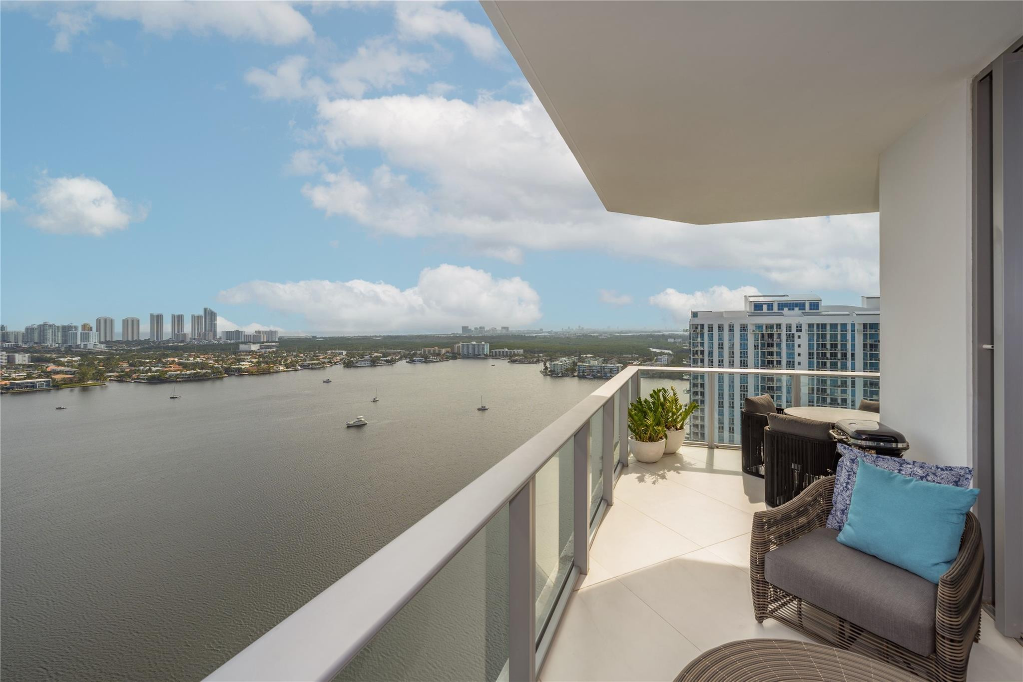 17301 Biscayne #Ph 7, Aventura FL 33160