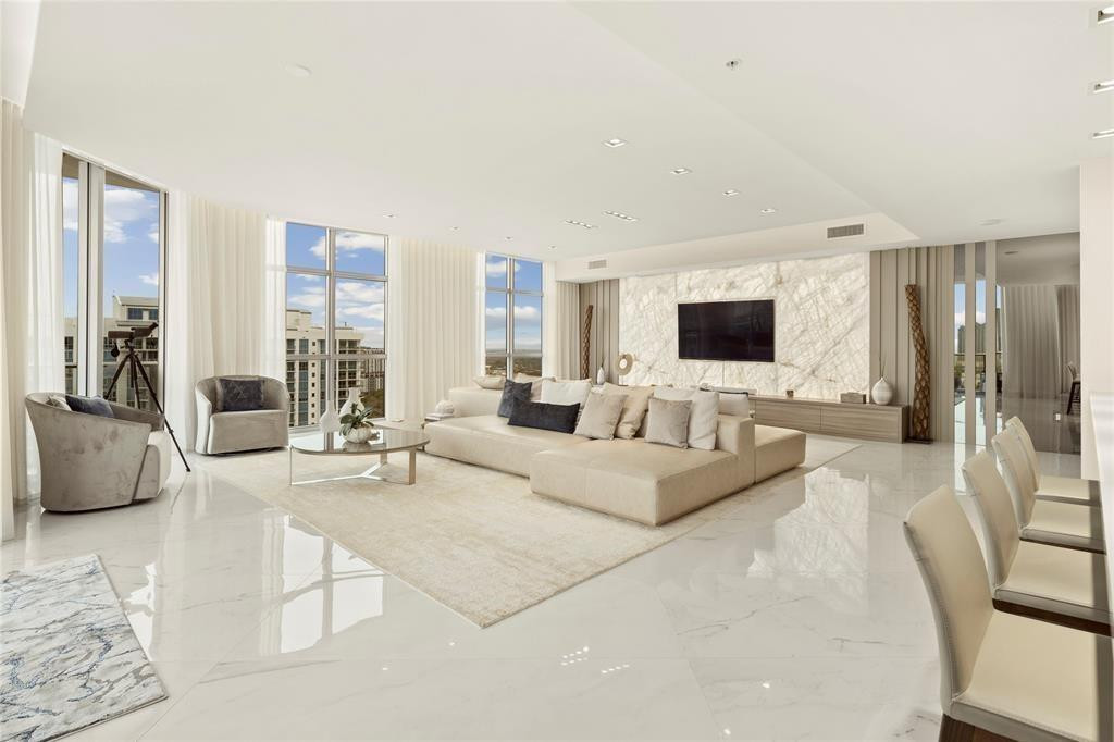 17301 Biscayne #Ph 7, Aventura FL 33160