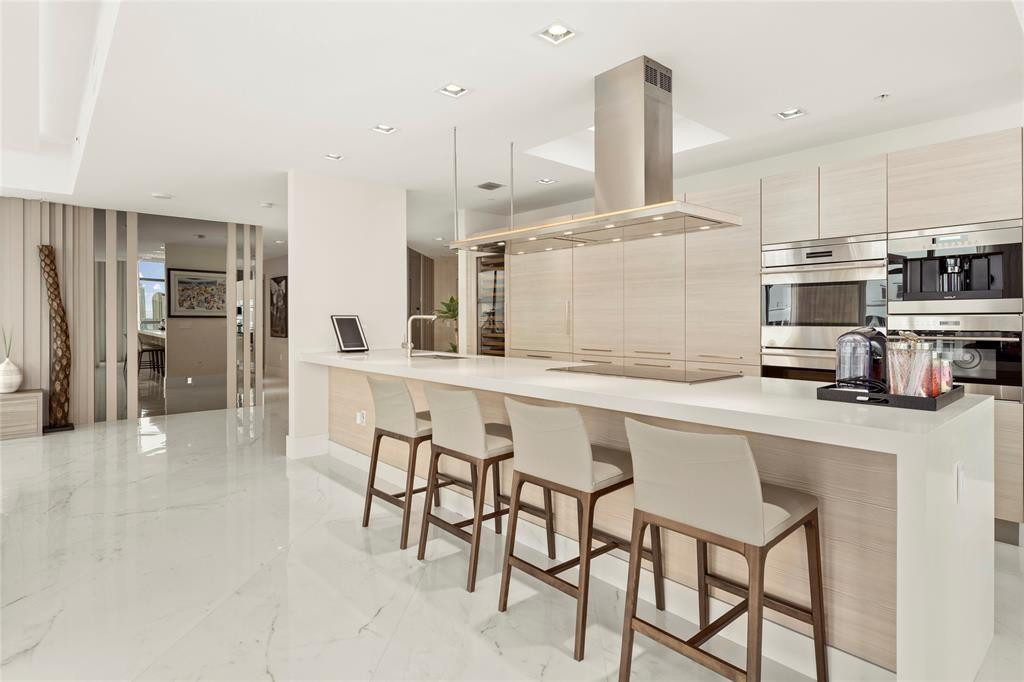 17301 Biscayne #Ph 7, Aventura FL 33160