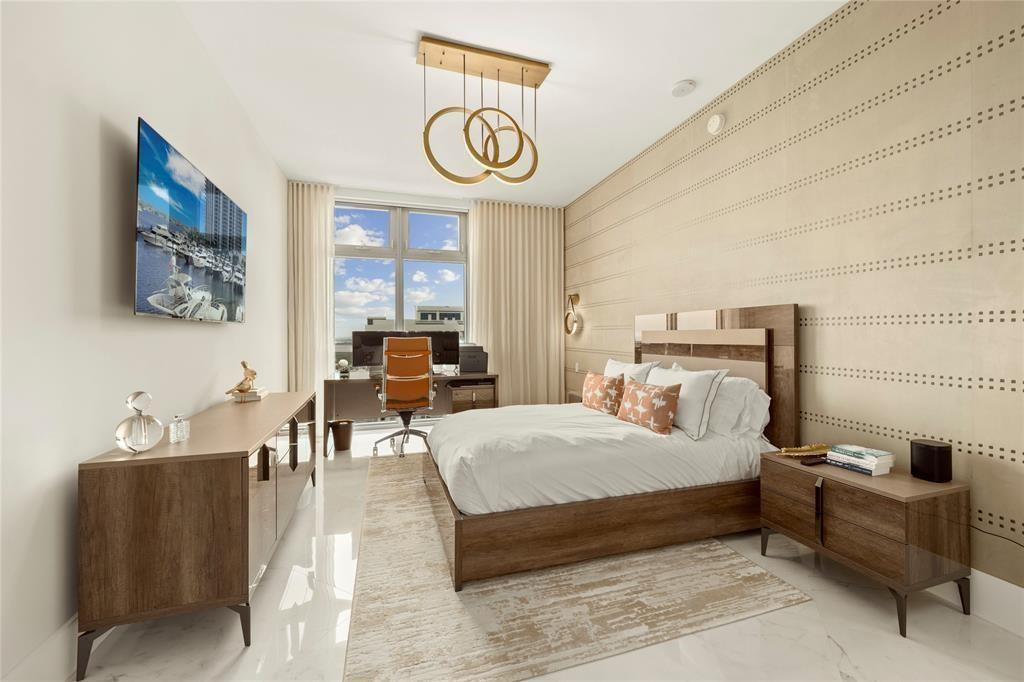 17301 Biscayne #Ph 7, Aventura FL 33160