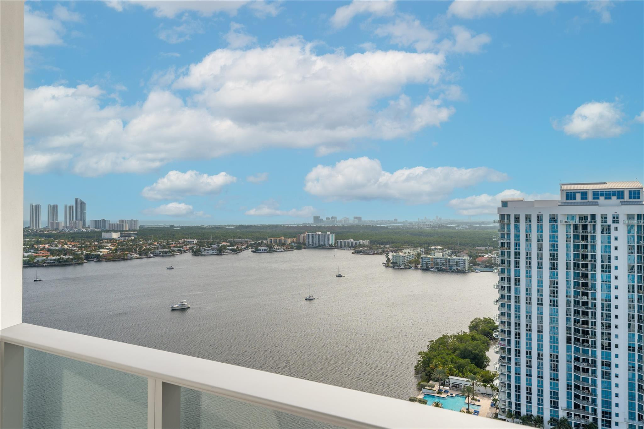 17301 Biscayne #Ph 7, Aventura FL 33160