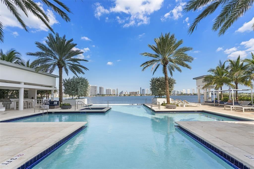 17301 Biscayne #Ph 7, Aventura FL 33160